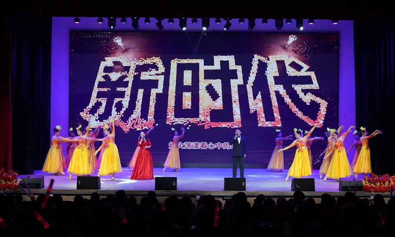 14.灯火里的中国.jpg